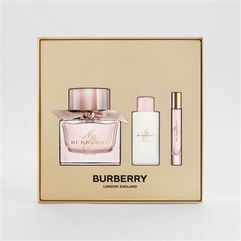 burberry perfume gift pack.